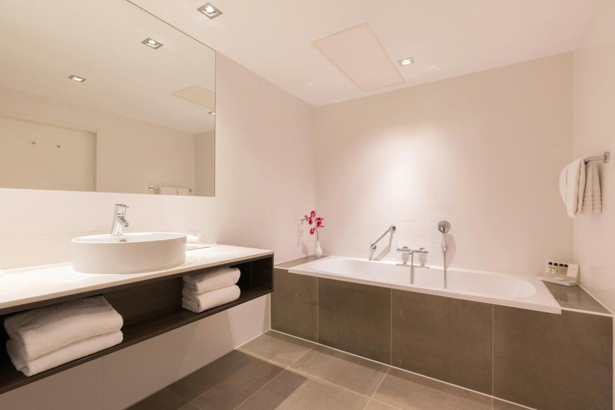 Hotel Leonardo Royal Promenade 4*