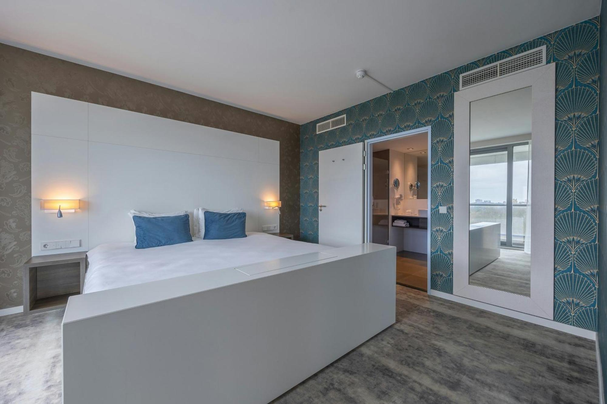 Leonardo Royal Promenade Hotel 4*