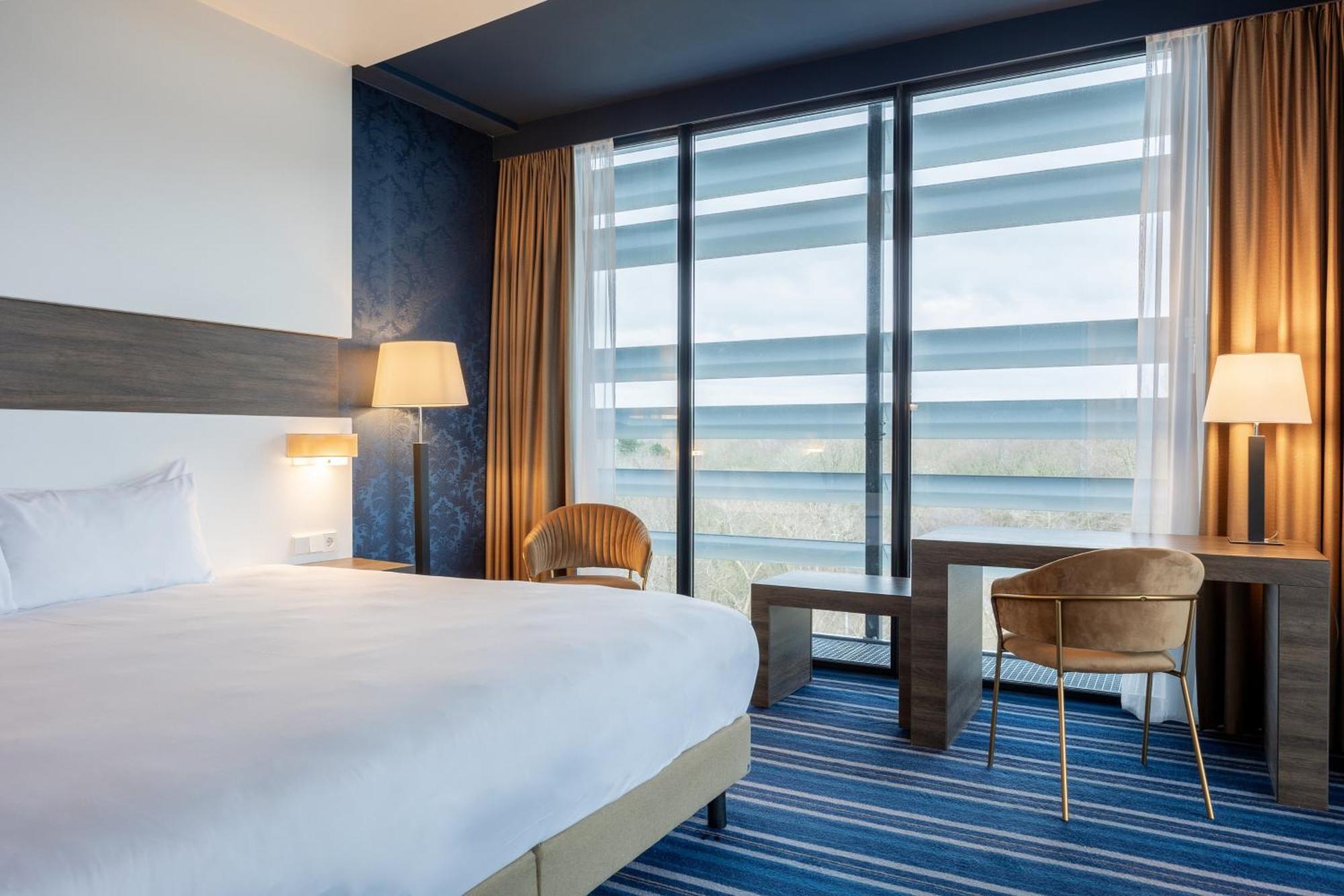 Hotel Leonardo Royal Promenade 4*