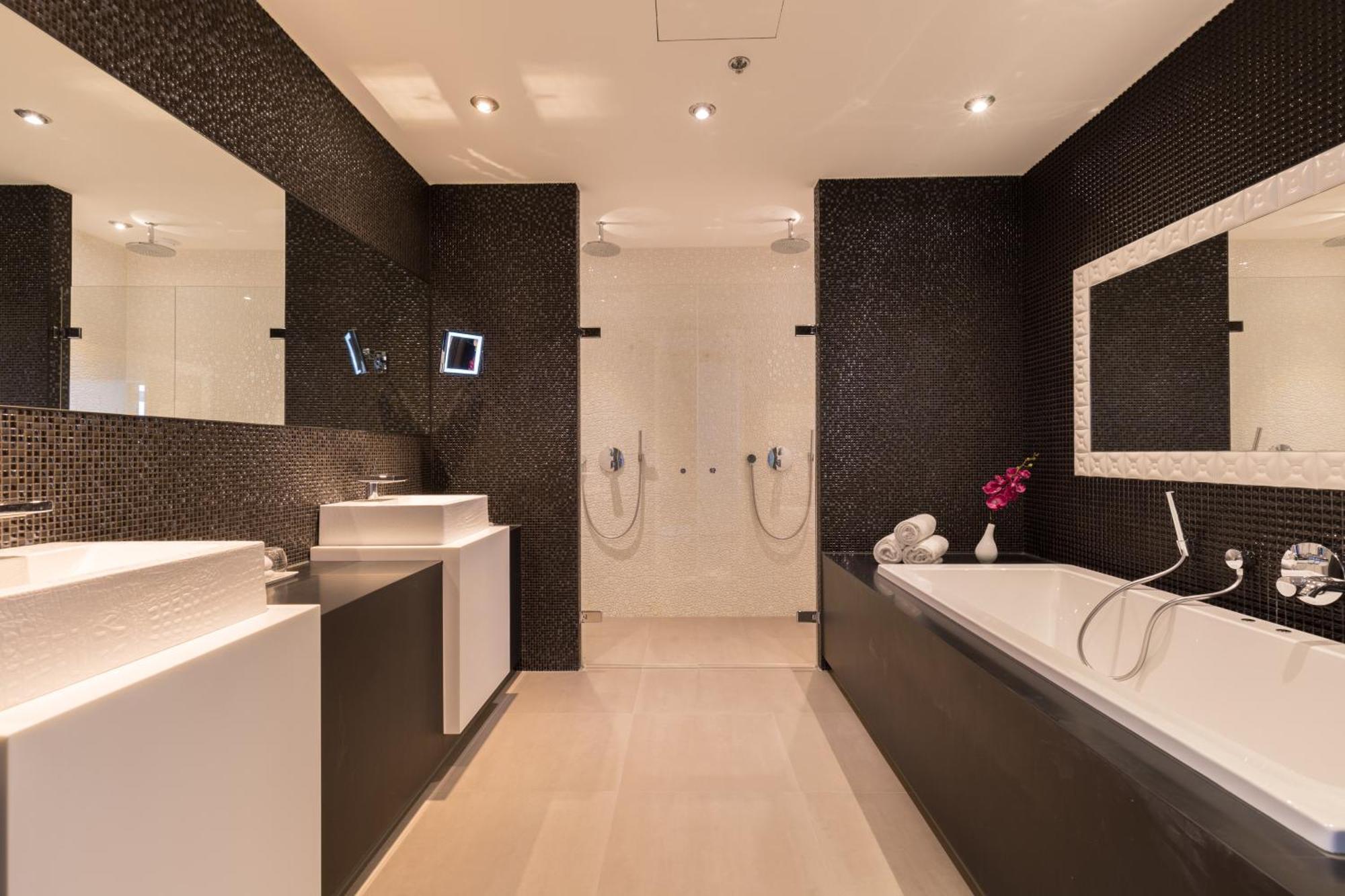 Leonardo Royal Promenade Hotel